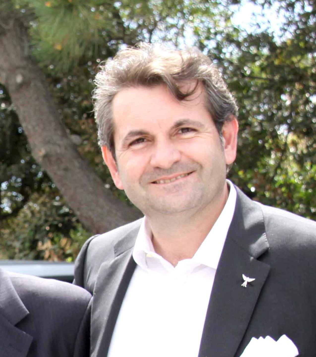 Botta e risposta sul caso del manifesto funebre 
