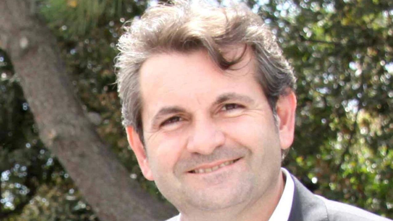Botta e risposta sul caso del manifesto funebre
