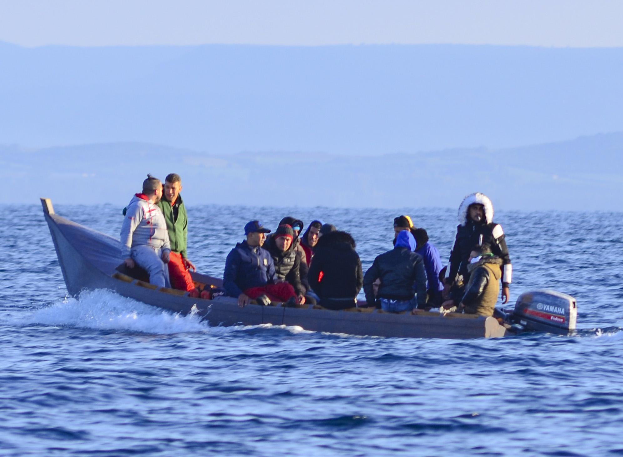 Un barchino con migranti a bordo, immagine di repertorio