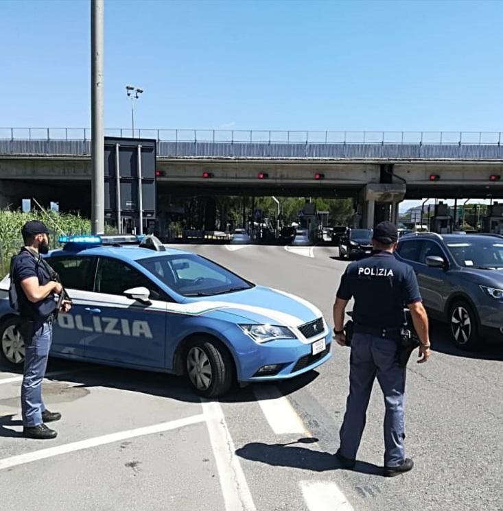 Sequestrata dal compagno dopo anni di botte, salvata dall'intuizione della poliziotta
