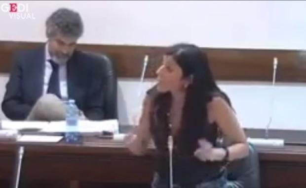 «Zitta putt...»: post con minacce alla consigliera regionale che non vuole tacere 