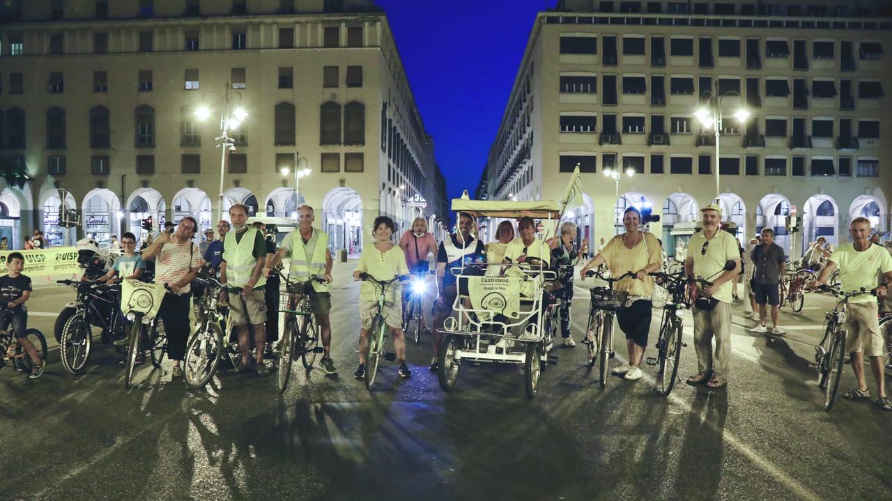 Che bella via Grande senza auto ma i negozi erano tutti chiusi