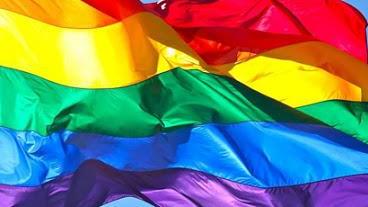 "No amo, non fumo" e parte l'aggressione omofoba