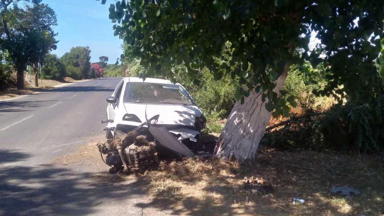 Platamona, si schianta con l’auto e poi sparisce