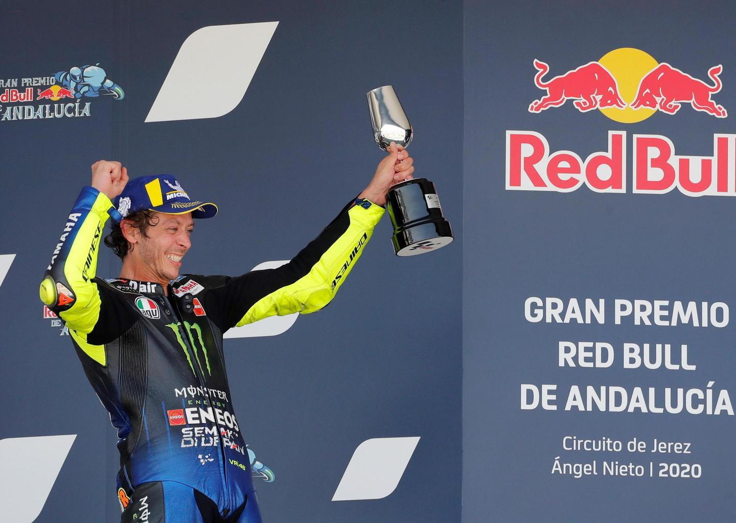 Rossi torna sul podio e striglia la Yamaha 