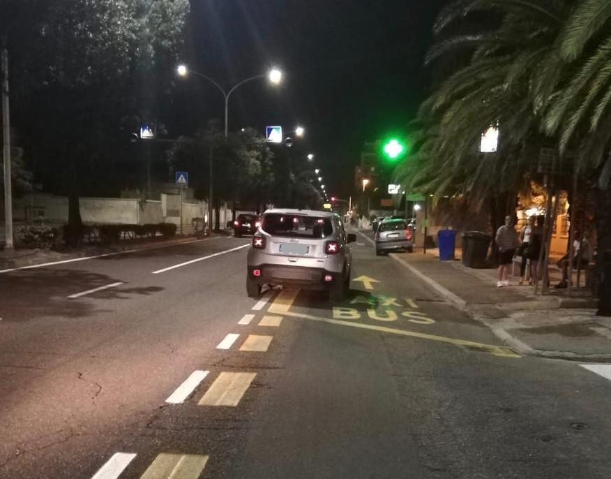 Cagliari, 16enne travolto sulle strisce in viale Poetto