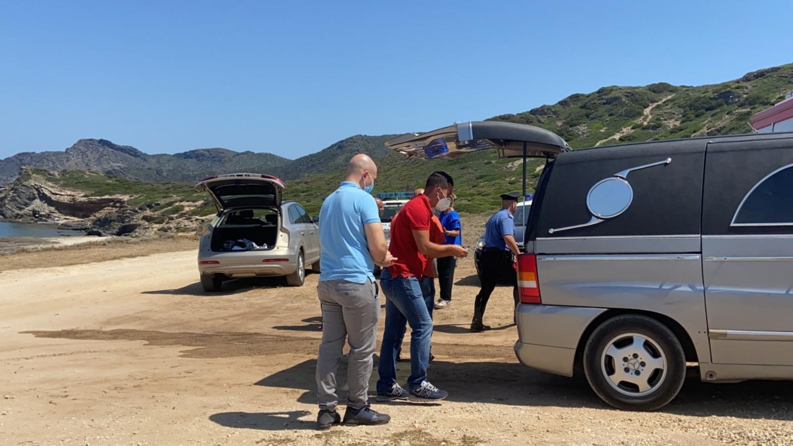 I soccorritori sul luogo della tragedia a Porto Palmas (foto Ivan Nuvoli)