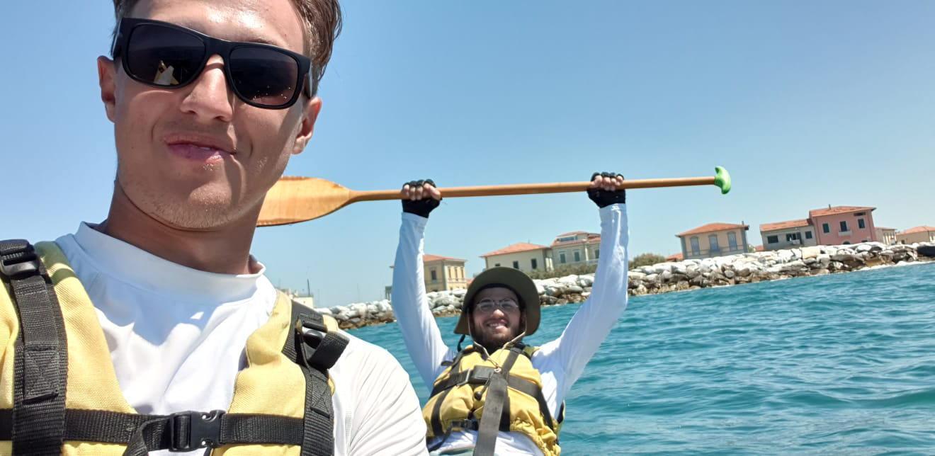 L’arrivo di Cristian e Luca alla foce dell’Arno