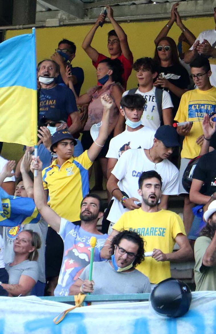 «Carrarese, il sogno serie B continua». Confermati il “blocco marmo” e mister Baldini