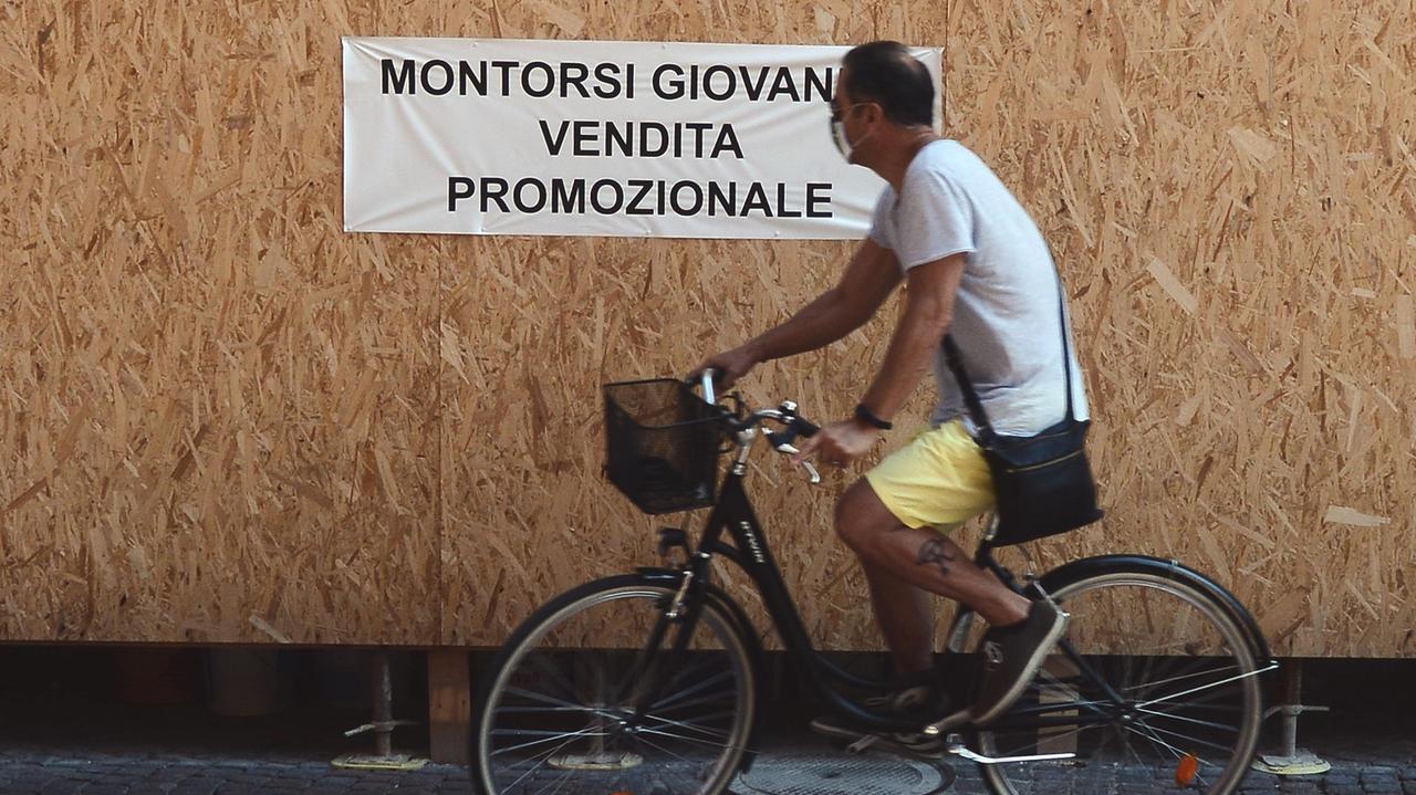 Modena I saldi d'agosto non piacciono: per i negozianti “ripartenza lenta”