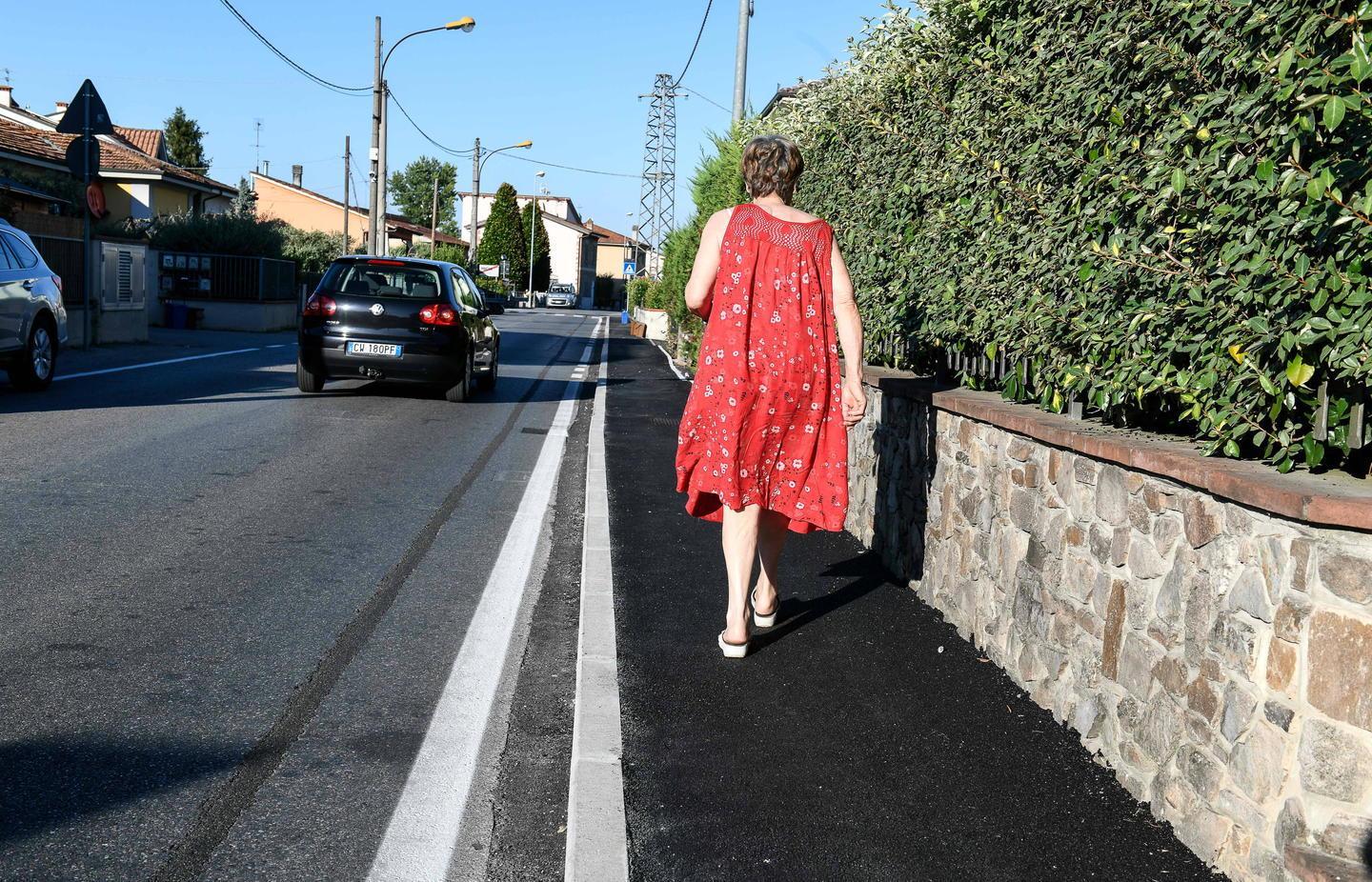A Michi arrivano i “quasi” marciapiedi dopo anni di attesa 