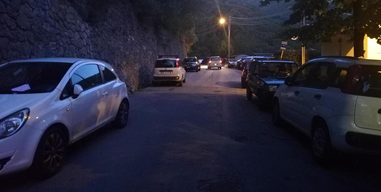 Sosta selvaggia nel mirino: 70 multe in un giorno solo 