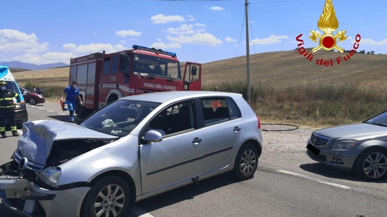Incidente sul Cipressino al bivio per Montalcino Ferite cinque persone