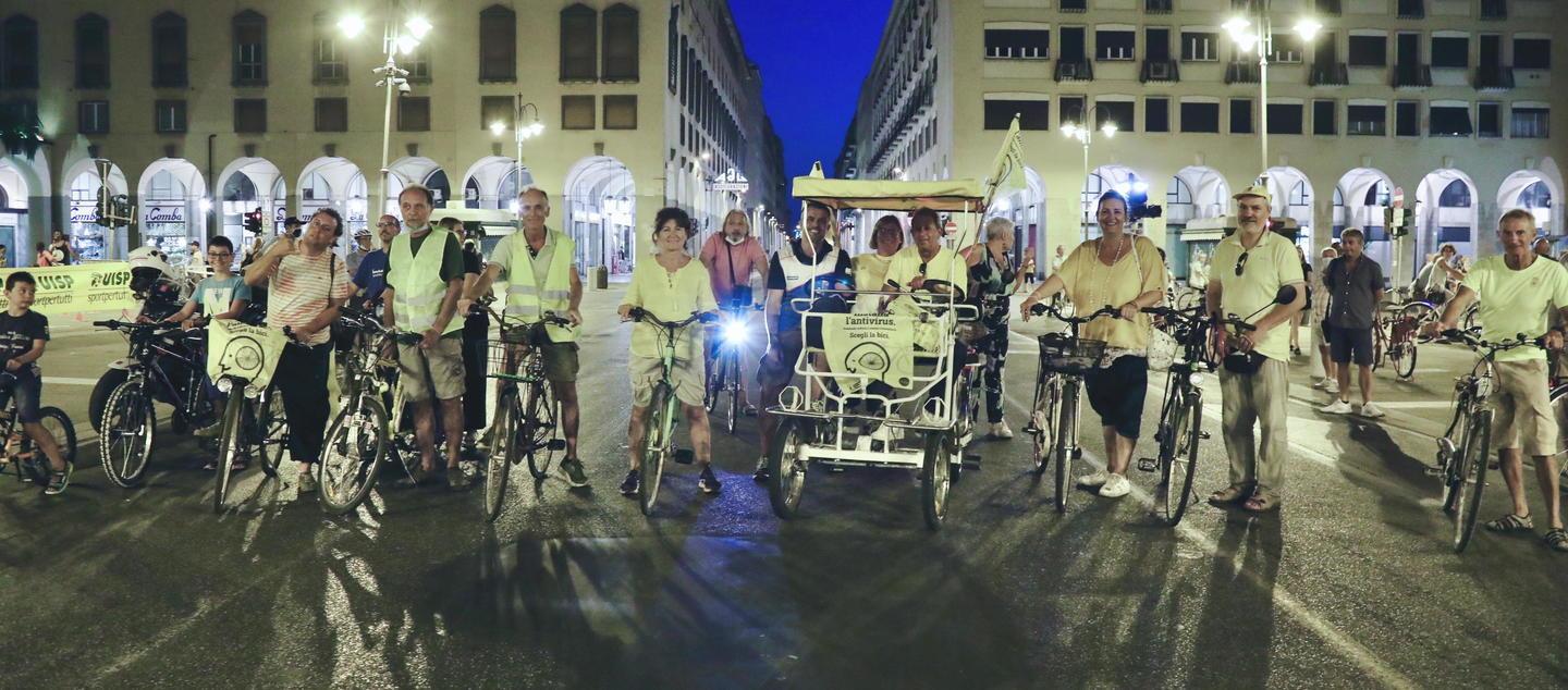 Che bella via Grande senz’auto ma i negozi erano tutti chiusi 