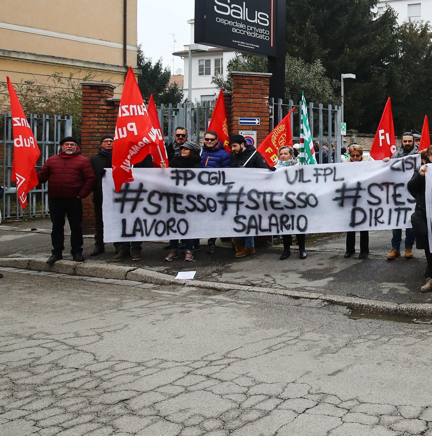 Contratto sanità privata Presidio dei lavoratori «Rischio nuovo rinvio»