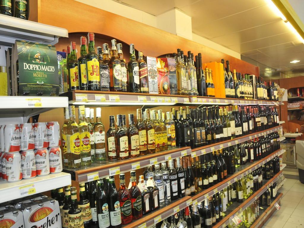 Olbia, stop a vendita e consumo da asporto di alcolici fino al 31 agosto 