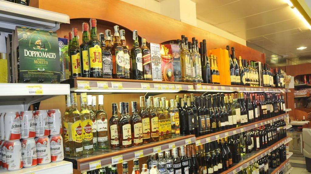 Olbia, stop a vendita e consumo da asporto di alcolici fino al 31 agosto 