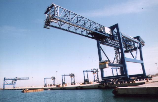 Gravi carenze sulla sicurezza: mercantile bloccato nel porto di Cagliari