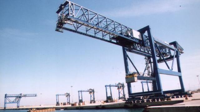 Gravi carenze sulla sicurezza: mercantile bloccato nel porto di Cagliari