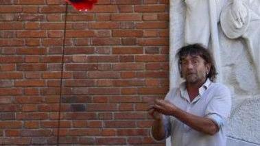 Il Papavero della speranza nel giardino del Comune