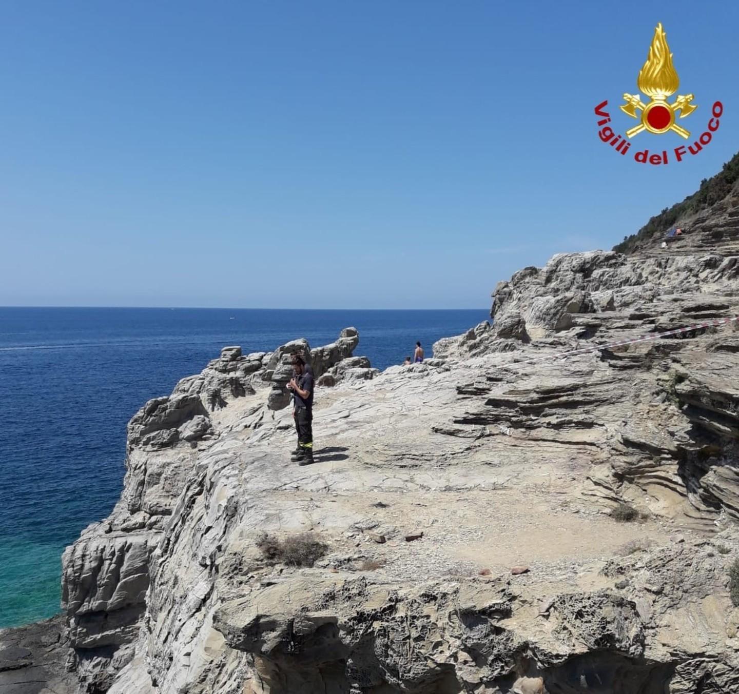 Padre e figlia feriti dalle rocce venute giù da un costone