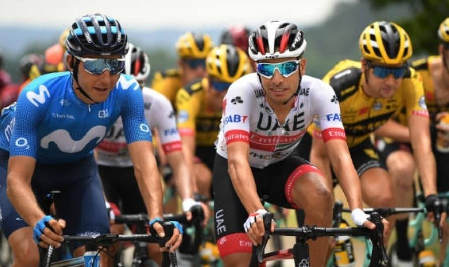 Fabio Aru con il gruppo nell’esordio a Burgos