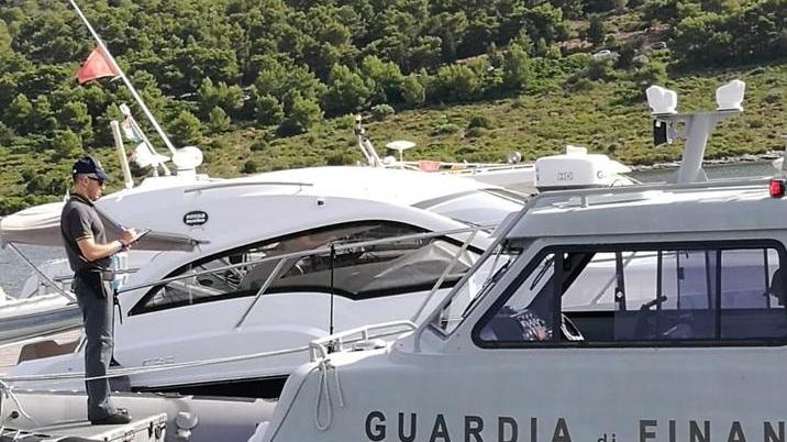 Due yacht non dichiarati multa da 500mila euro 