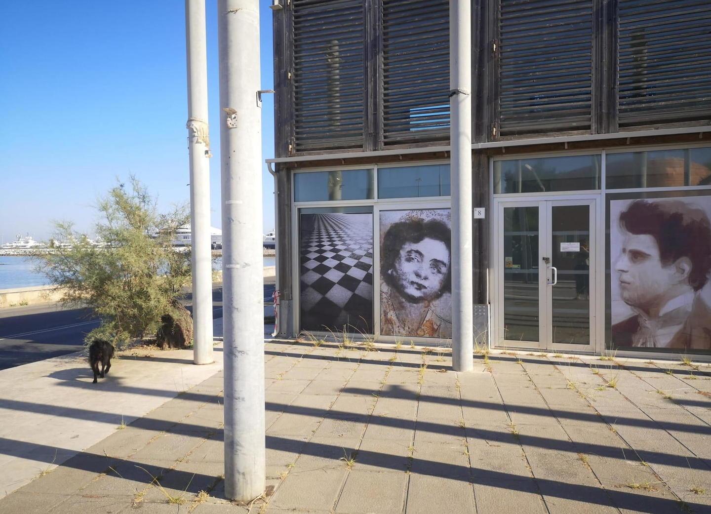 In fila alla baracchina tre opere ispirate a Mascagni: un ritratto del compositore, la soprano Gemma Bellincioni e la Terrazza a lui dedicata