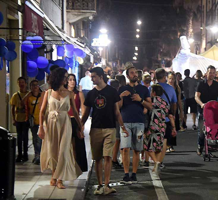 Notte Blu cancellata, Marina si spacca: «Esiste solo Carrara», «No, va bene così» 