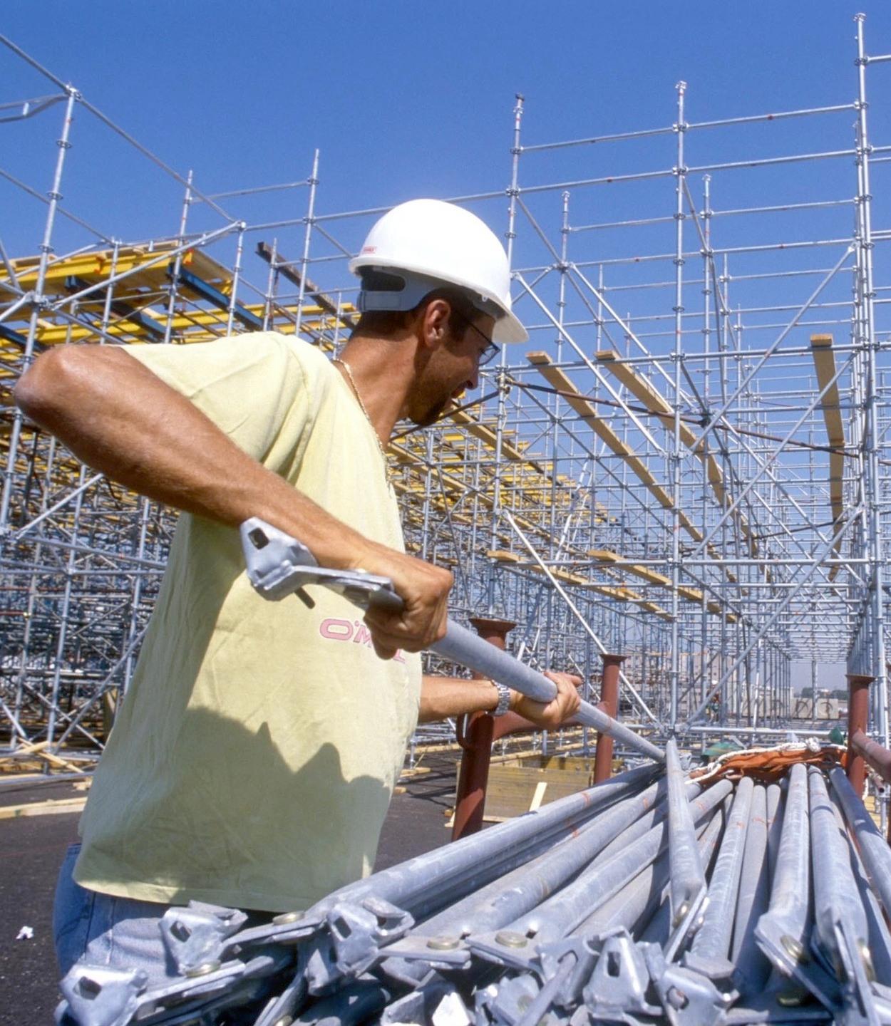 Economia, Massa-Carrara si scopre più povera. E il Covid fa paura