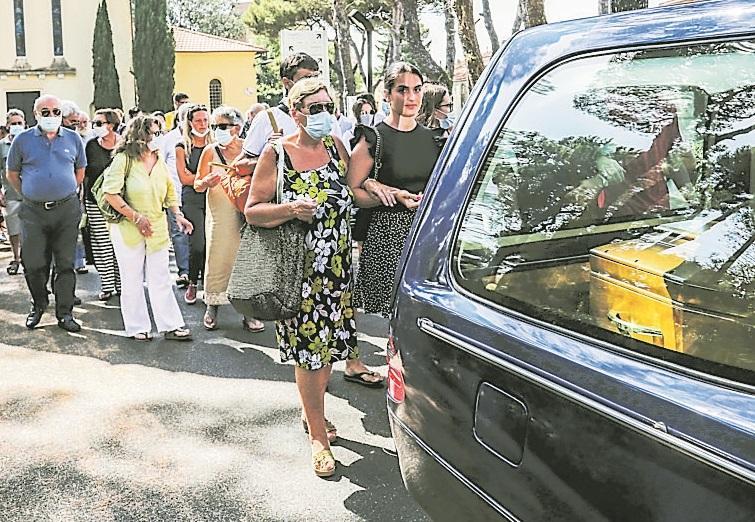 Il funerale di Franco Carnieri
