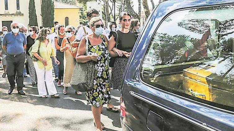 Il funerale di Franco Carnieri