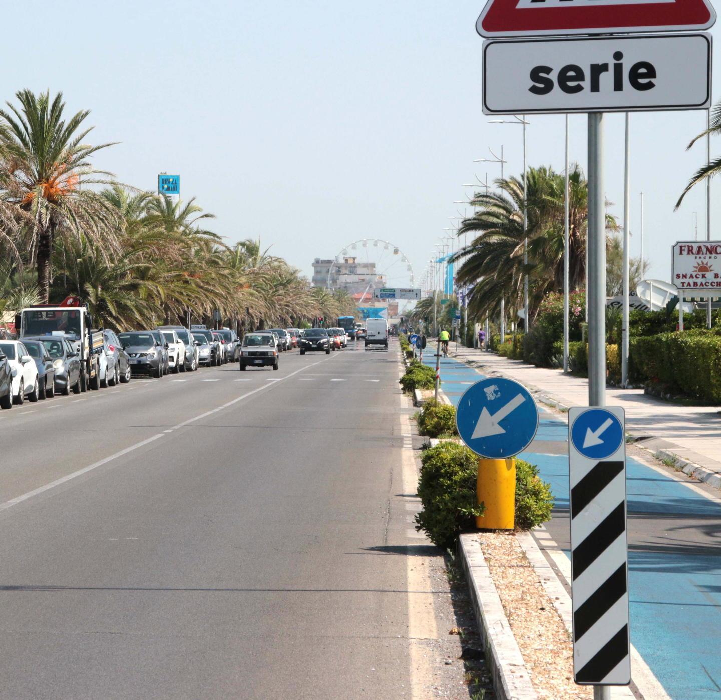 Grave 21enne travolto in bici da un’auto pirata 