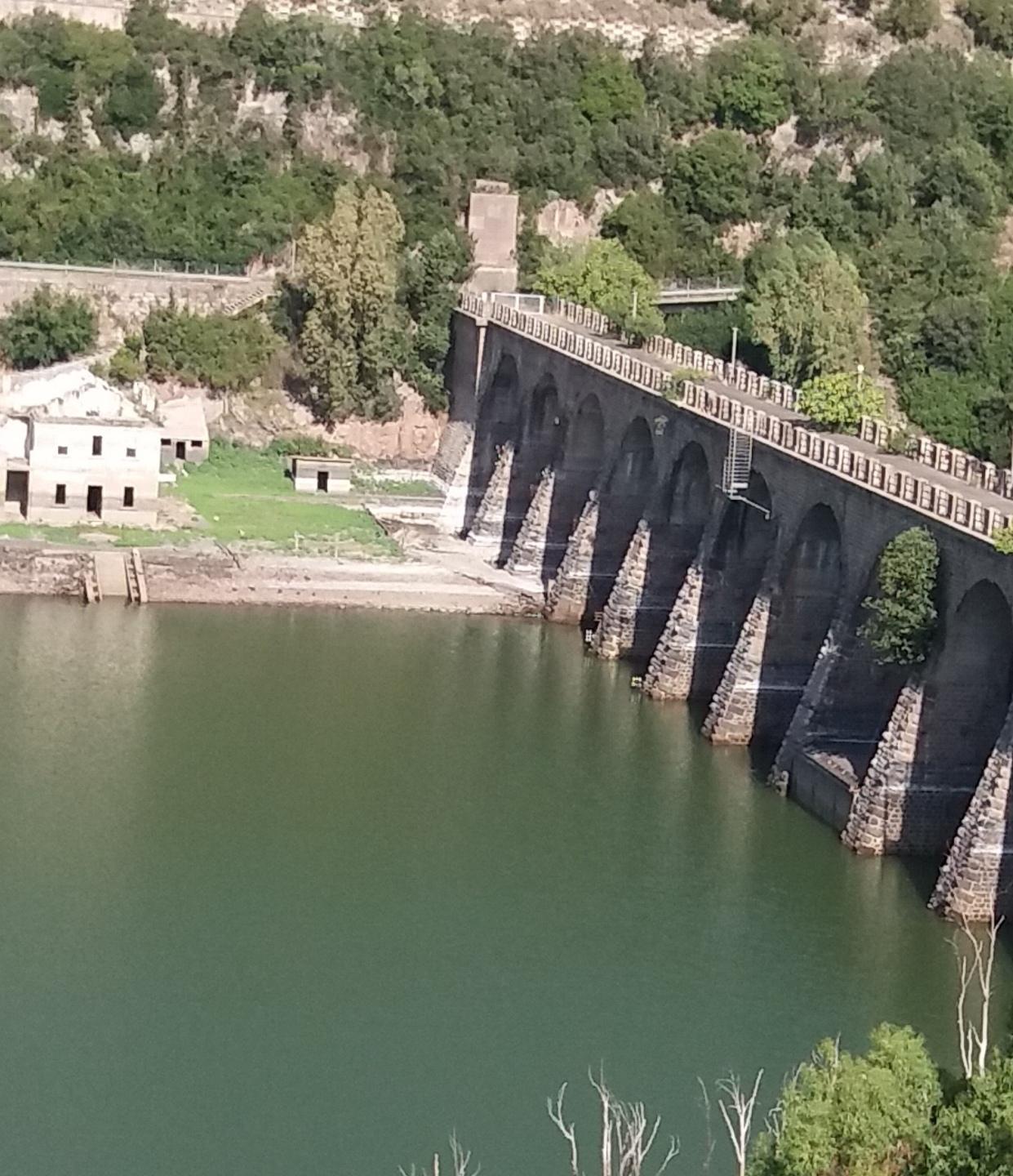 Il dossier: colpa delle alte temperature e del poco vento