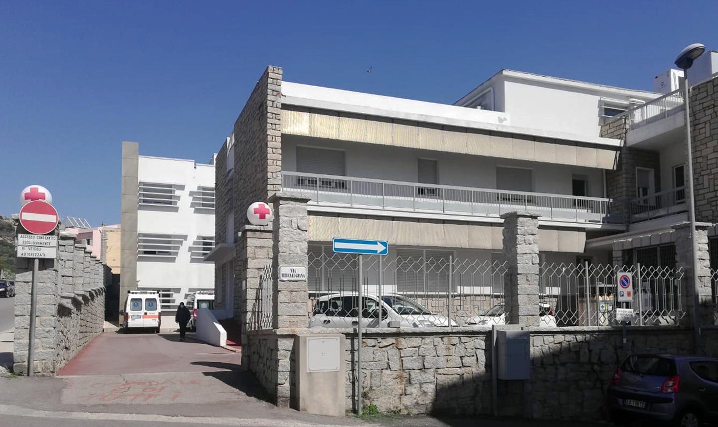 Tre medici militari alla Maddalena, ma uno è già in partenza