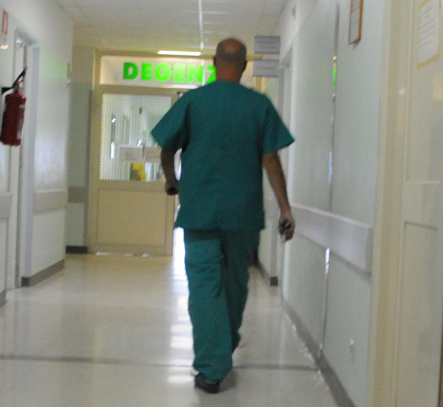 Paura al pronto soccorso botte a medici e infermieri 