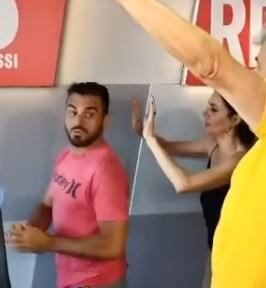 Baz sfida Spissu a “pallinacanestro” e mette sottosopra lo studio di Rds