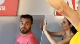 Baz sfida Spissu a “pallinacanestro” e mette sottosopra lo studio di Rds