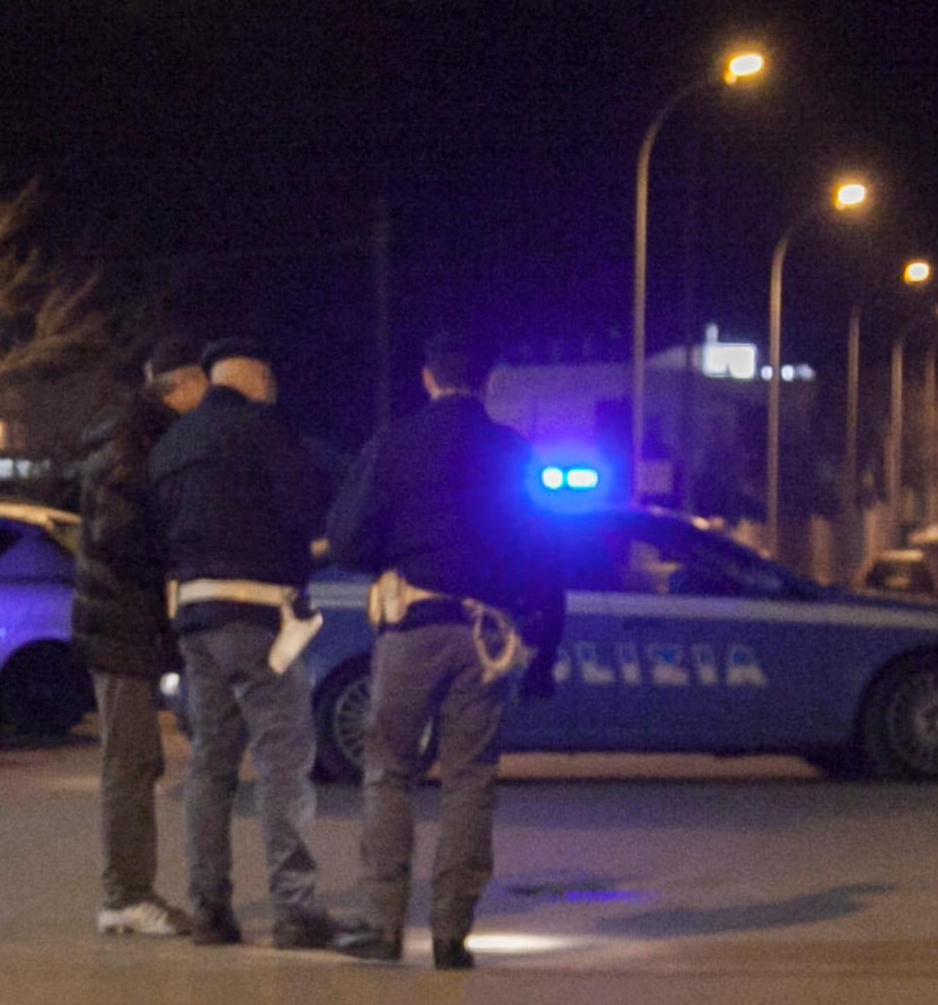 Rapina alla trans colombiana resta in cella anche il pachistano 