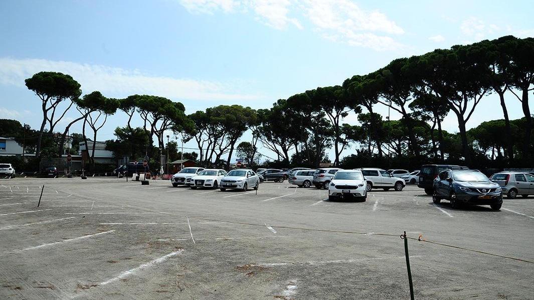 Stalli blu, i più cari sono a Castiglioncello e alle Spiagge Bianche non c’è tariffa oraria