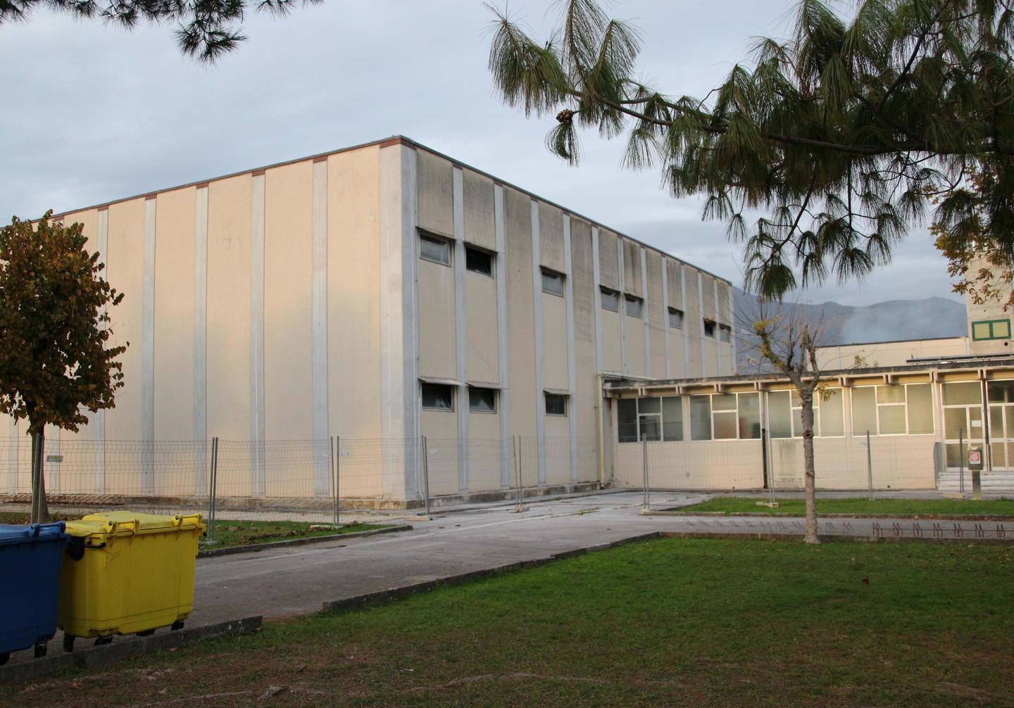 Aule in cartongesso e arredi nuovi: a Seravezza e Forte le scuole si adeguano 