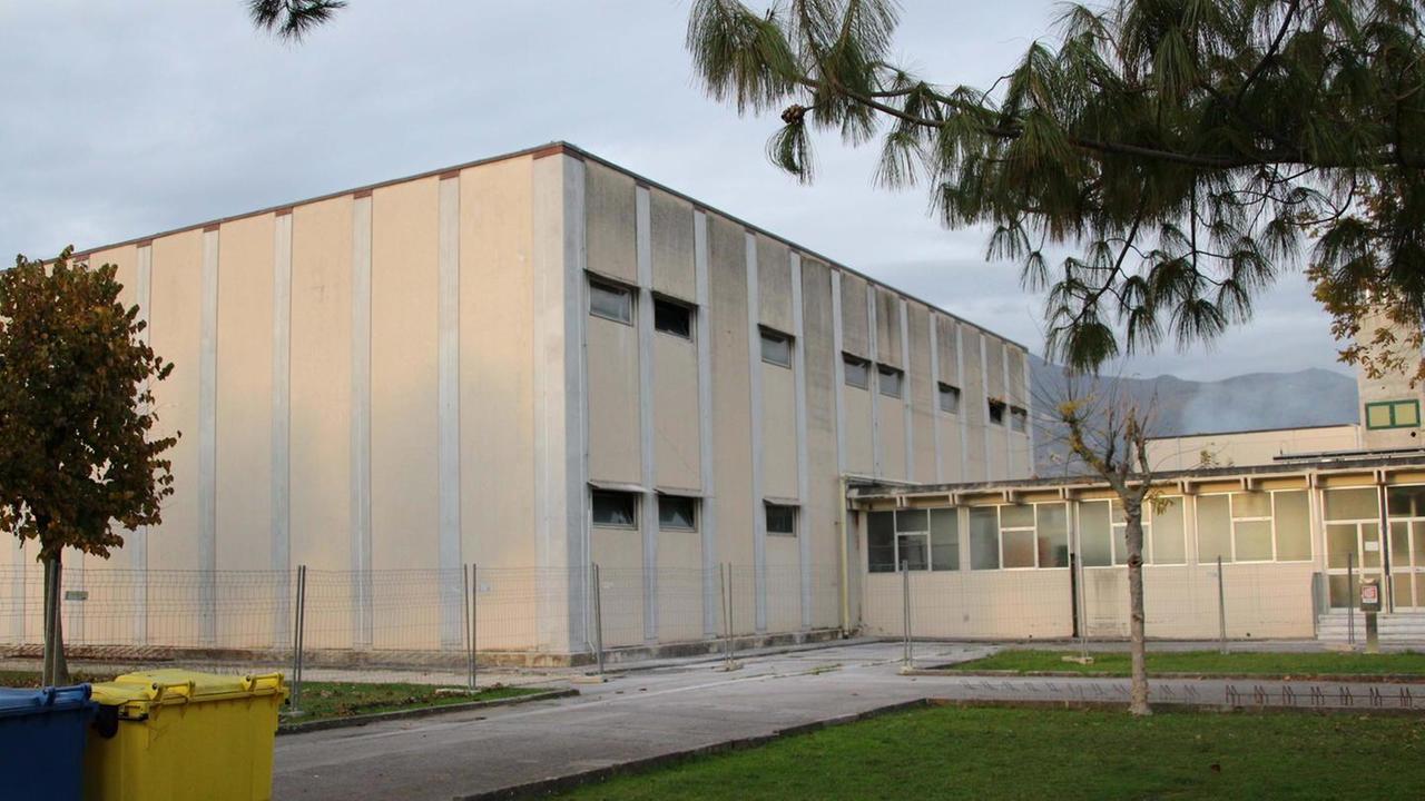 Aule in cartongesso e arredi nuovi: a Seravezza e Forte le scuole si adeguano