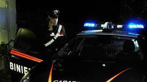 Ruba il telefono al sacerdote e viene arrestato 