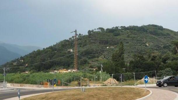 Finalmente aperta al traffico la rotatoria al Ponte di Sasso