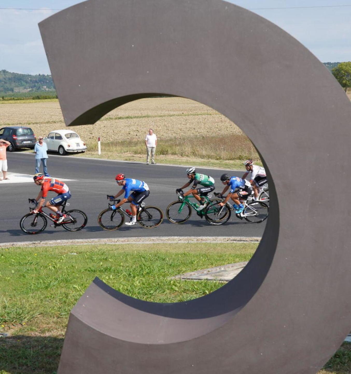 Giro della Toscana senza passaggi sul Monte Serra 