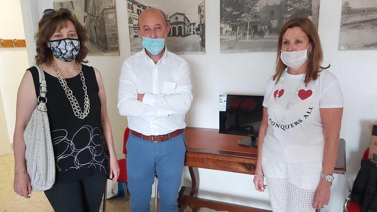 Tablet donato alla scuola in memoria di Cinzia