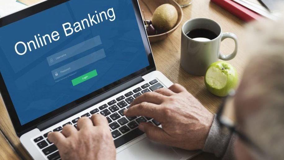 Conti correnti svuotati dai ladri Home banking, scatta l’allarme