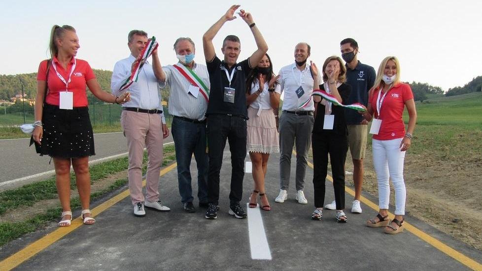 Un altro dono di Vis Hydraulics a Pavullo Nuova ciclopedonale intorno all’aeroporto