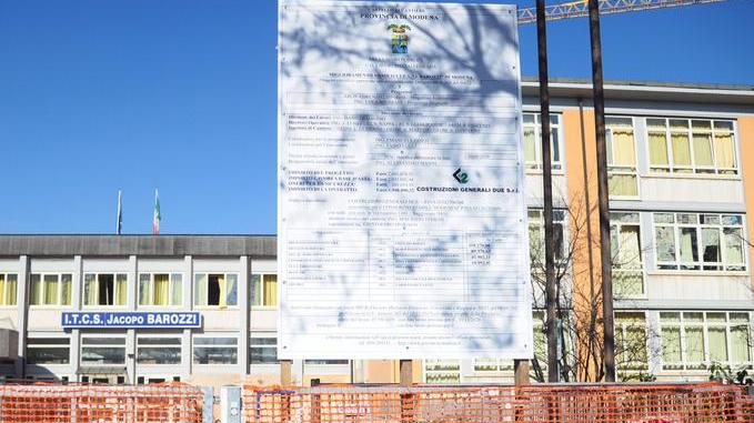 Modena, la ripartenza delle scuole: «Al Barozzi non c’è posto per 261 alunni»