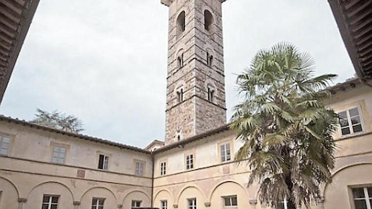 Uno scorcio del chiostro e del campanile della Badia di Vaiano che ospiterà l’iniziativa dedicata ad Artusi